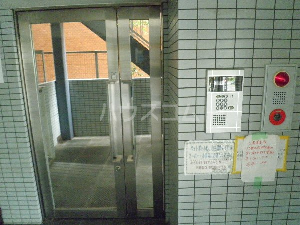 22/30 エントランス