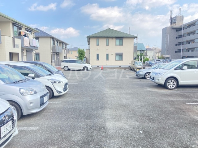 23/30 駐車場