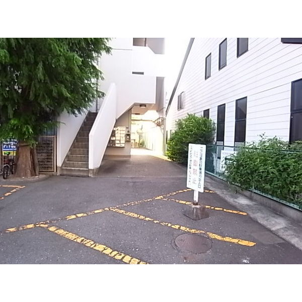 15/17 駐車場