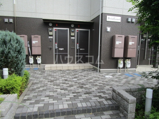 26/30 エントランス