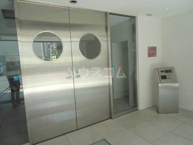 22/25 エントランス