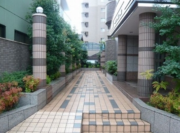 14/23 エントランス