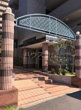 16/22 エントランス