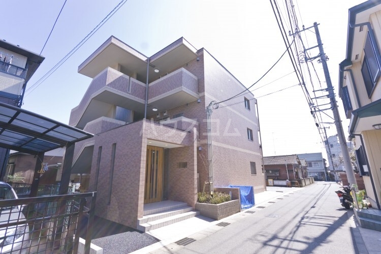 18/26 エントランス