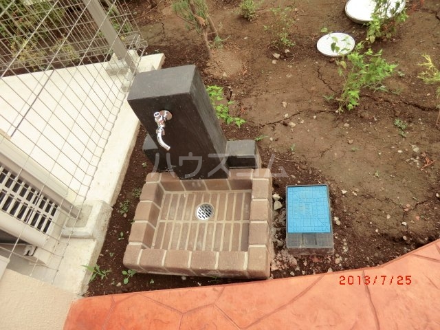 21/30 エントランス