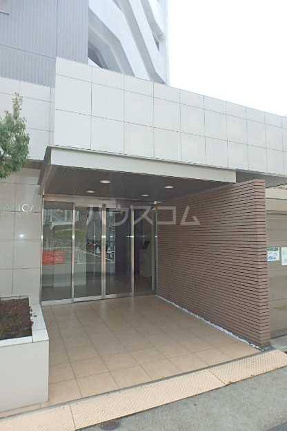 15/23 エントランス