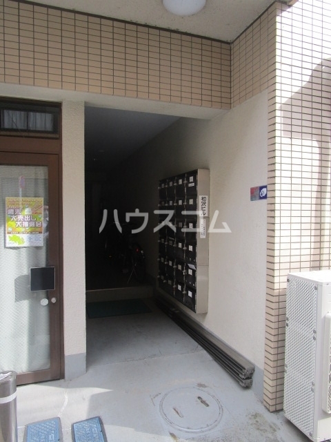 25/30 エントランス