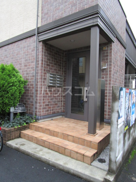 21/29 エントランス