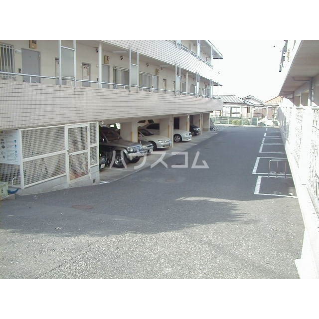 22/30 駐車場