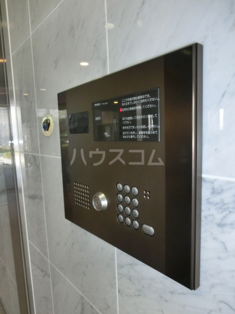 24/30 エントランス