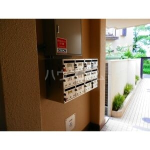 14/19 エントランス