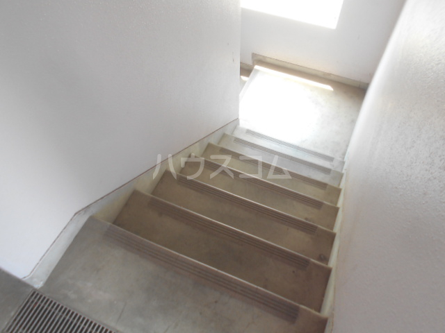 21/30 エントランス