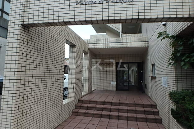 22/30 エントランス