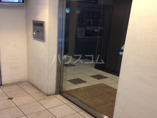 25/30 エントランス