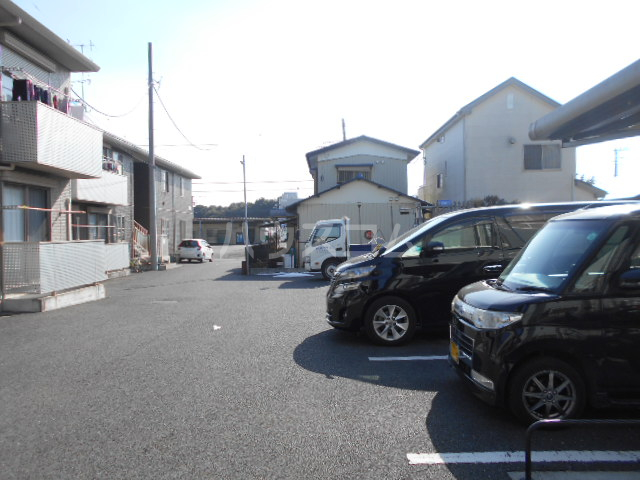 27/30 駐車場