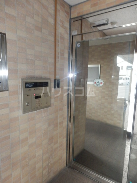 15/23 エントランス