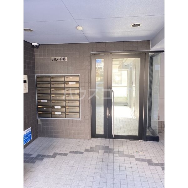 18/23 エントランス