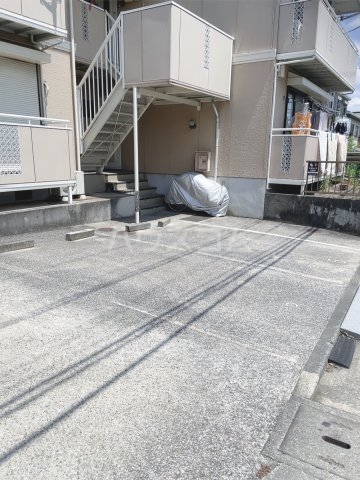 18/18 駐車場