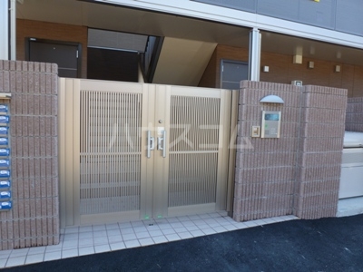 14/23 エントランス