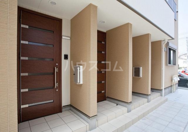 2/4 エントランス