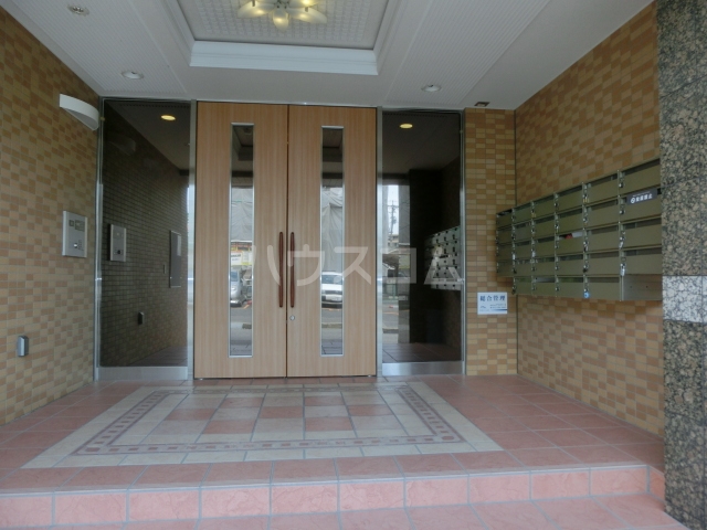 21/26 エントランス