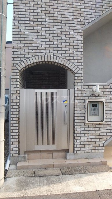 20/29 エントランス