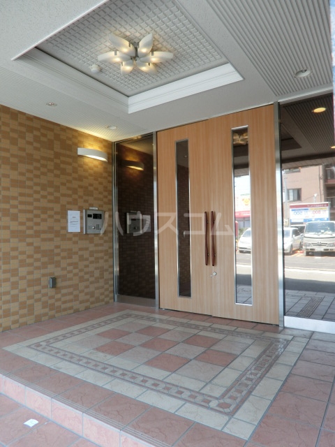 22/26 エントランス