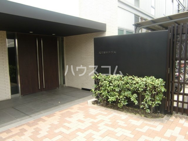 23/30 エントランス