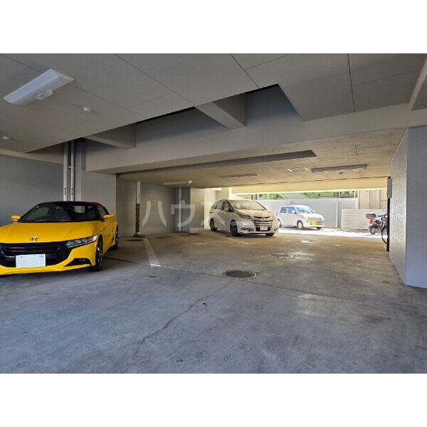25/30 駐車場