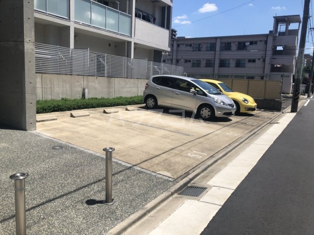 26/30 駐車場