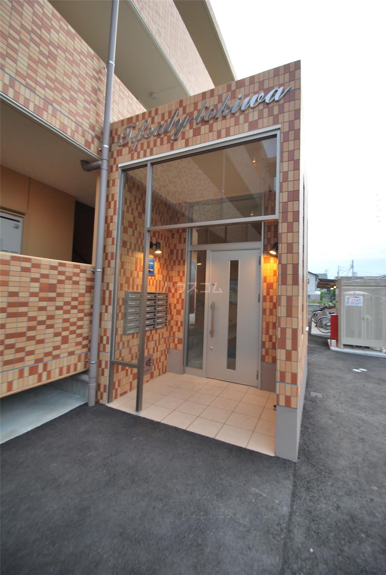 14/22 エントランス