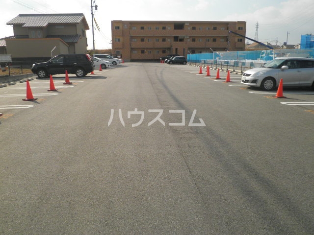 20/28 駐車場