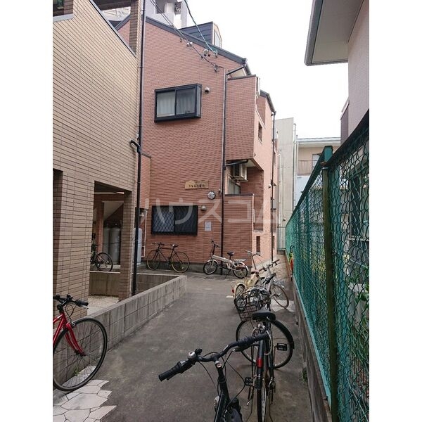 13/19 エントランス