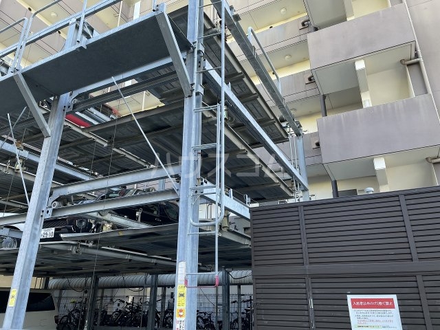 28/30 駐車場