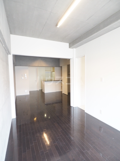 21/30 エントランス