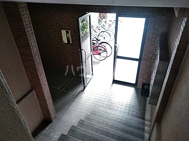 22/29 エントランス