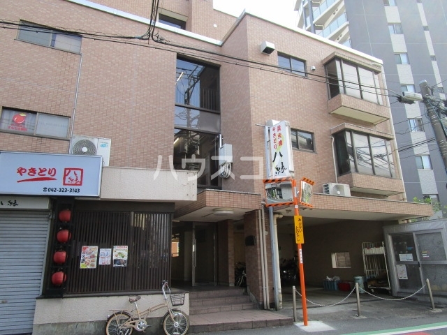 18/27 エントランス