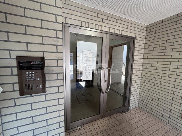 3/8 エントランス