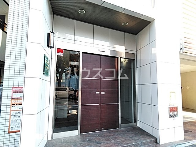 27/30 エントランス