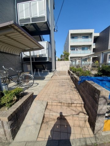 14/19 エントランス