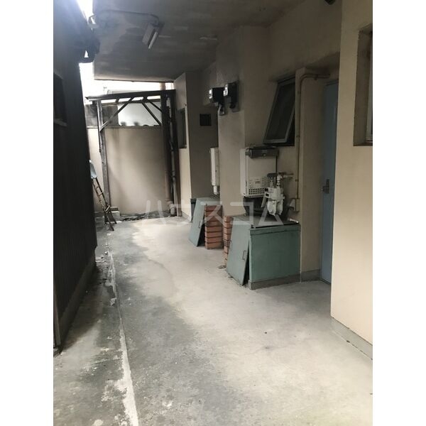 16/18 エントランス