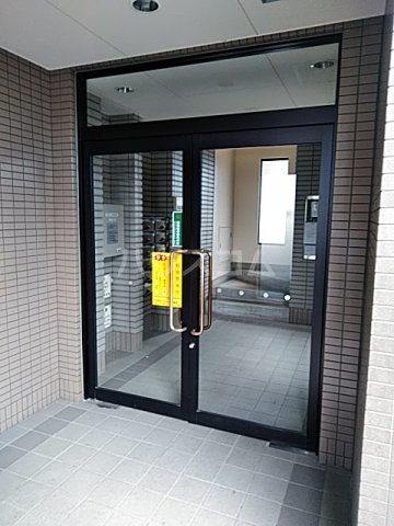 25/29 エントランス