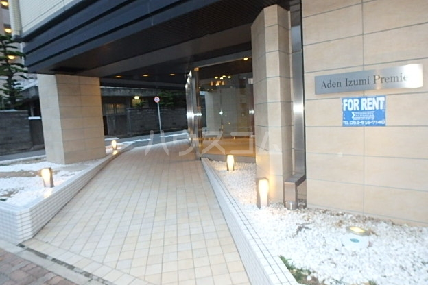 18/25 エントランス