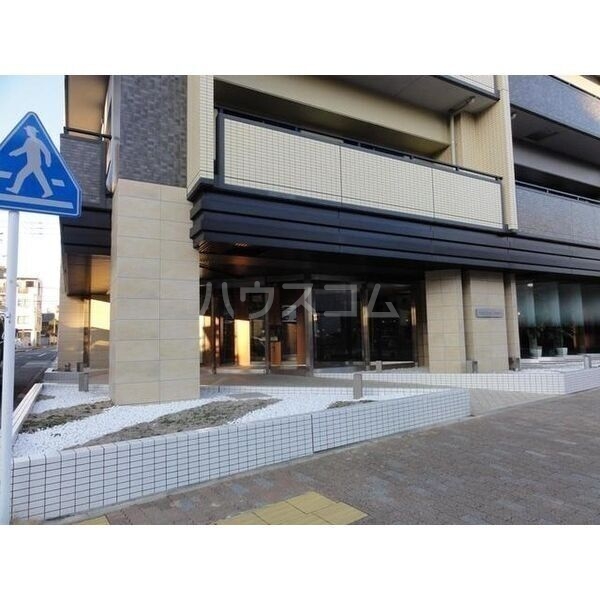 19/26 エントランス