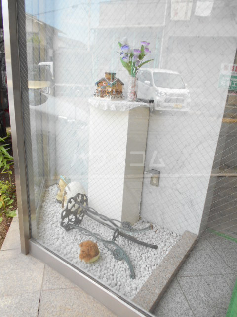 24/30 エントランス