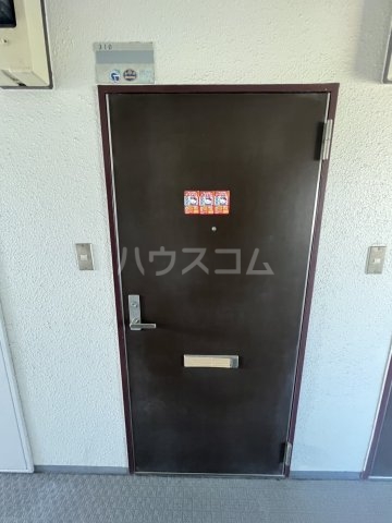 23/30 エントランス