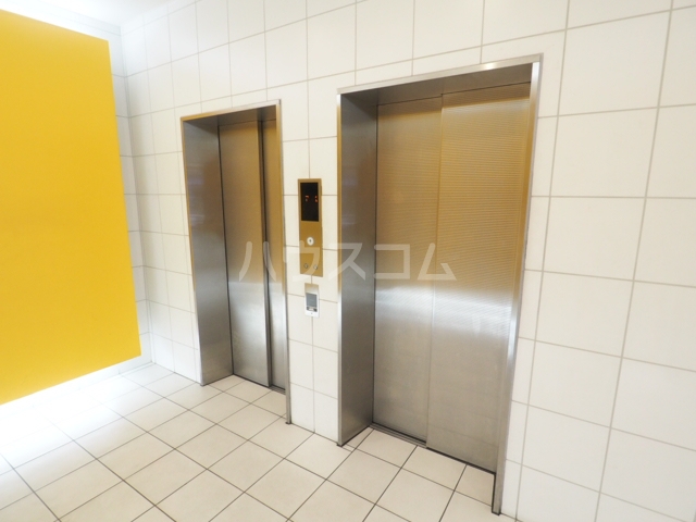 21/30 エントランス