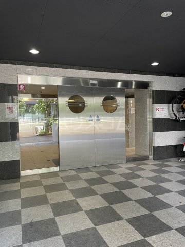 28/30 エントランス