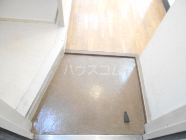 21/30 エントランス