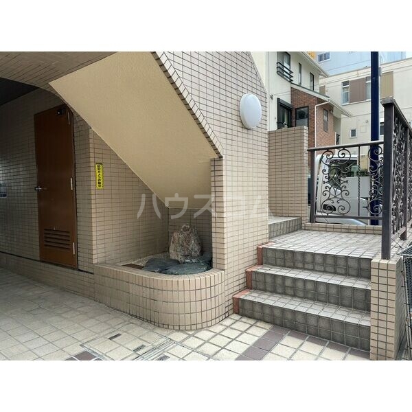 15/21 エントランス